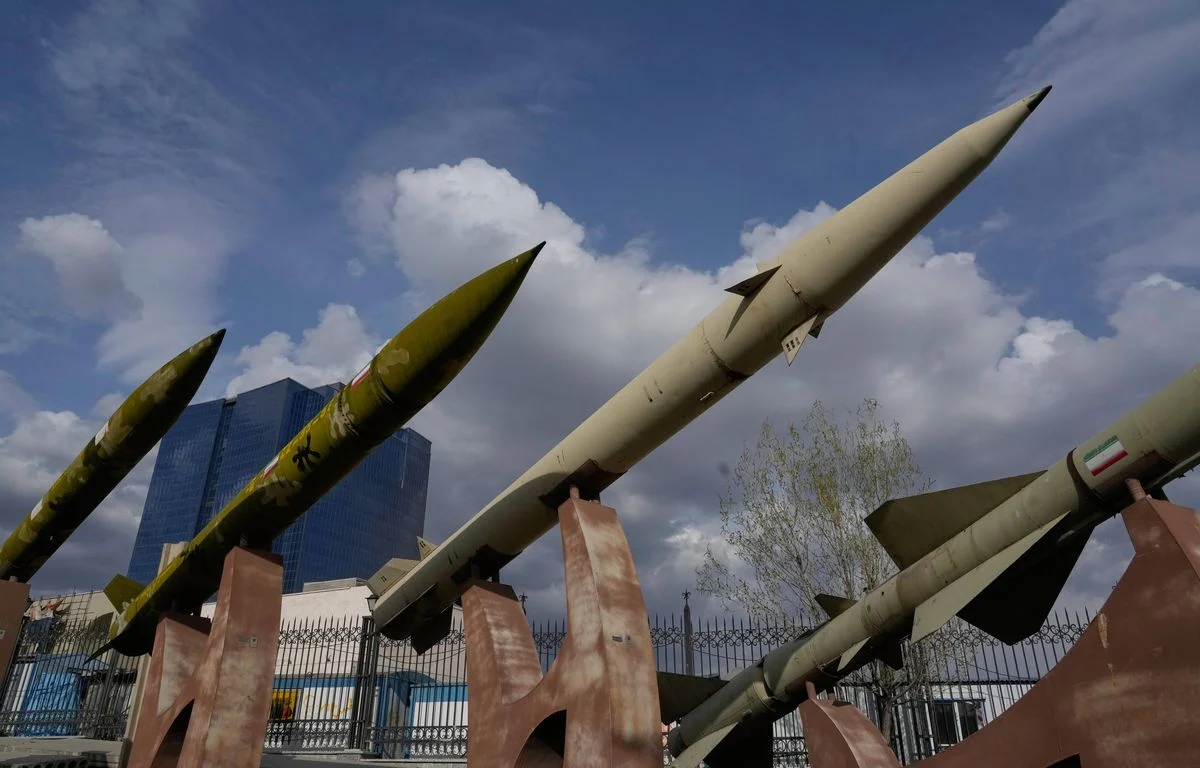 1200x768 des missiles iraniens fabriques dans le pays sont exposes dans le cadre d une exposition pe