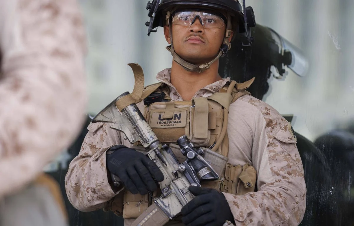 1200x768 los angeles californie juin 14 2025 les marines la garde nationale de californie et les dep