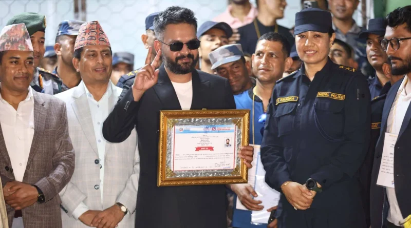 Le Népal élit un rappeur Premier ministre