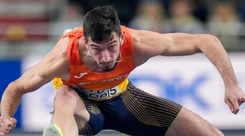 Quique Llopis wins the silver medal in the 60 meters hurdles at the Torun World Championships and breaks the Spanish record