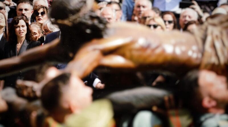 sang 'The Bridegroom of Death' with the Legion