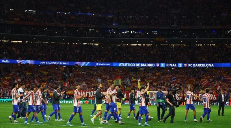 Atlético's players returned from the locker room to celebrate the pass