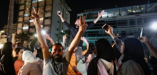 Beginning of the ceasefire between Israel and Hezbollah: celebrations in Lebanon - violations by Israel reported