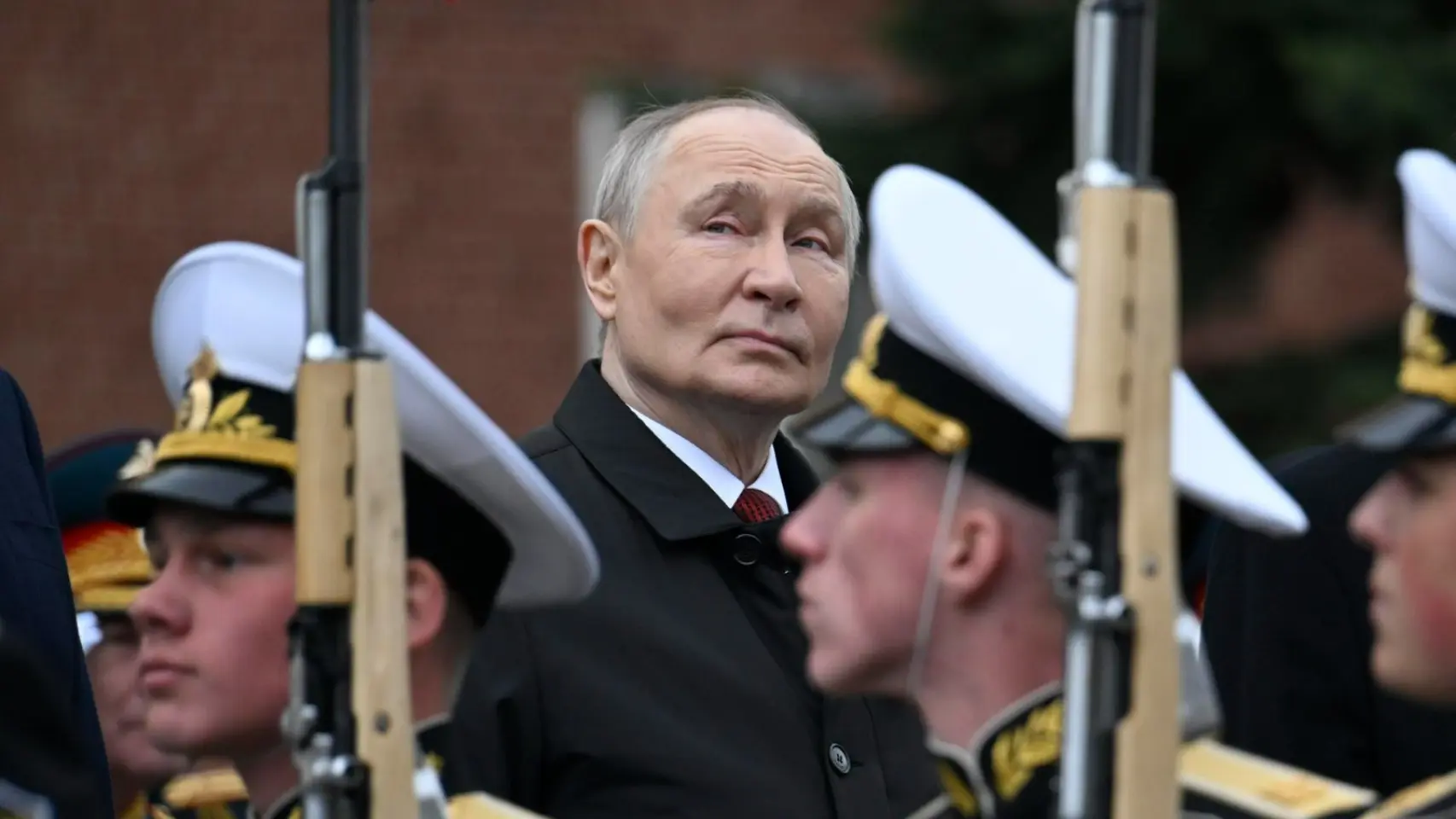 WORLD NEWS: Putin calls on Russians to maintain their "sacrifice" in the most bitter celebration of 'Victory Day' 2