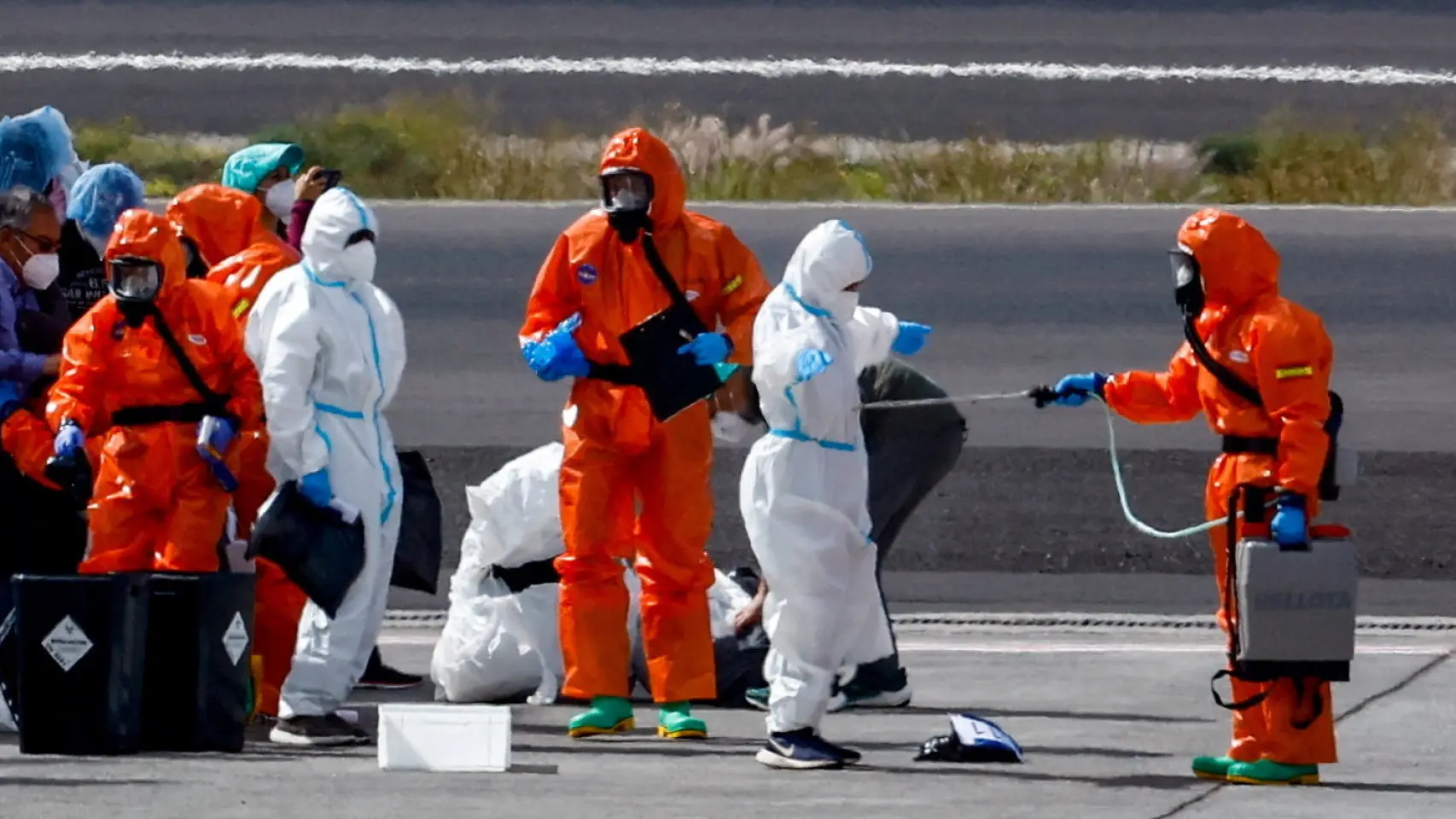 ALERT: Sánchez makes the disembarkation of the hantavirus cruise ship a global spectacle within the campaign to cleanse his image 2