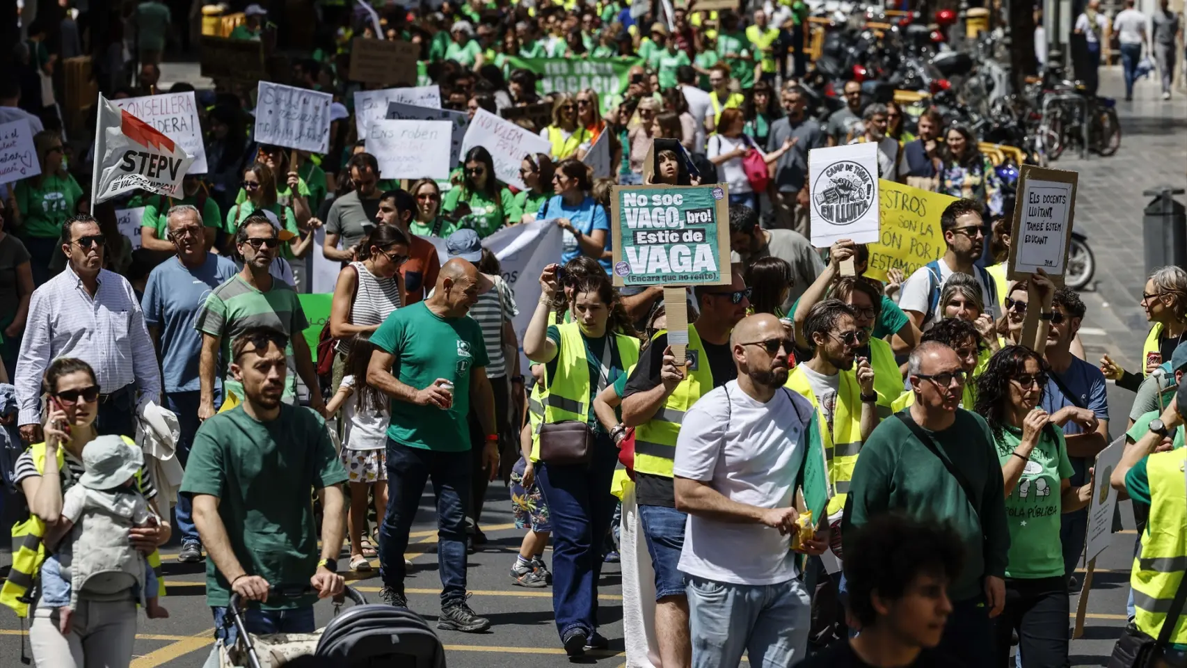 LATEST: Teachers at a public institute ask for donations to cover the salary they lose due to going on indefinite strike 2