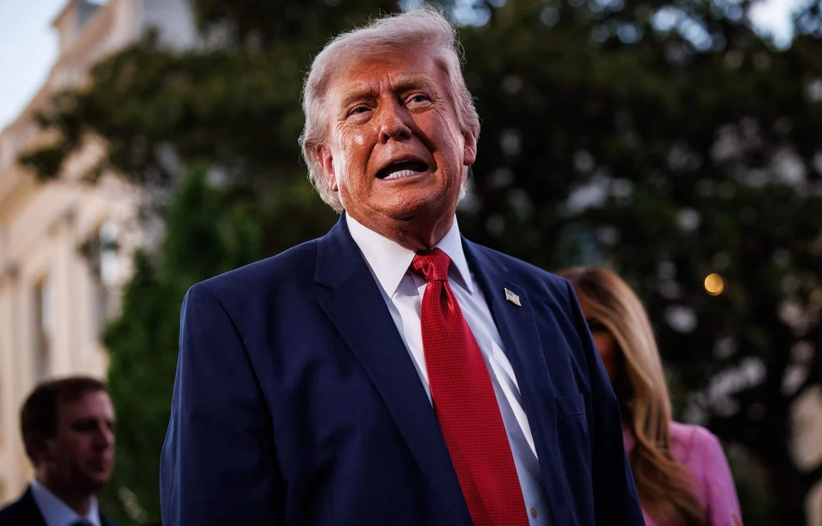 WORLD NEWS: Donald Trump will attend the G7 summit in France in June 2 1200x768 le president americain donald j trump s adresse aux photographes presents dans le pool de p