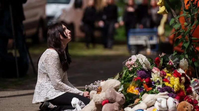 Mourning in kyiv for the 24 dead in the fierce bombings launched by Russia on Thursday