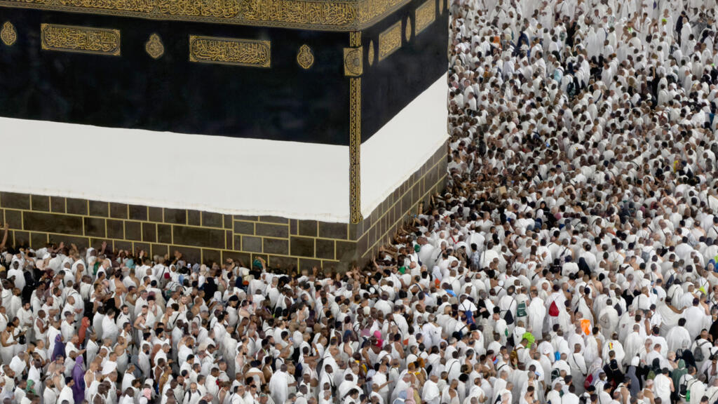 WORLD NEWS: Pilgrimage to Mecca: more than 1.5 million people go to Riyadh despite the war in Iran 2 AP26142709290637