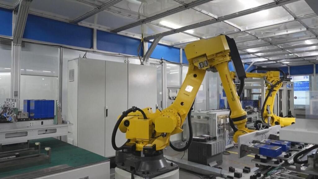 ALERT: In China, producer price inflation at 2.8%, the highest since 2022 - Eco Info 2 XX NW HAB CHINE INDUSTRIE ELECTRONIQUE BATTERIES VOITURES IA ILLUSTR BOZON Mathilde transfer