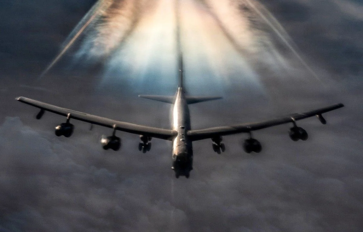 ALERT: B-52 bomber crashes on takeoff in California, eight presumed dead 2 1200x768 sur cette photo distribuee par les affaires publiques du commandement central des etats uni