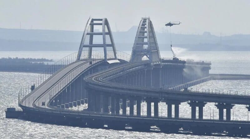 Ukraine redoubles its drone attacks to isolate Crimea, which has suspended gasoline supplies to individuals and private companies