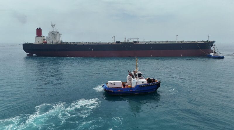 The movement of ships in Hormuz points to a rapid reopening after the agreement