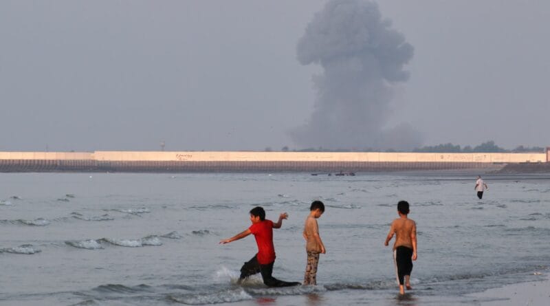 The United States and Iran return to open war after a week of clashes in Hormuz