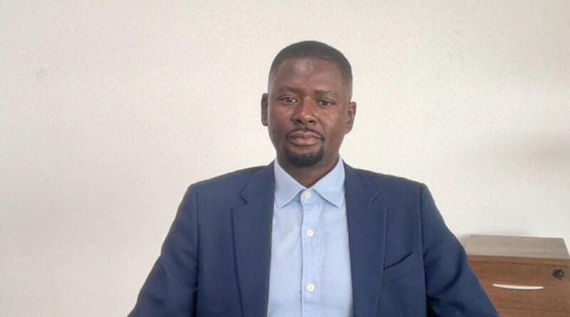 The bukinabé board exerts a "state terrorism"says exiled journalist Inoussa Ouédraogo