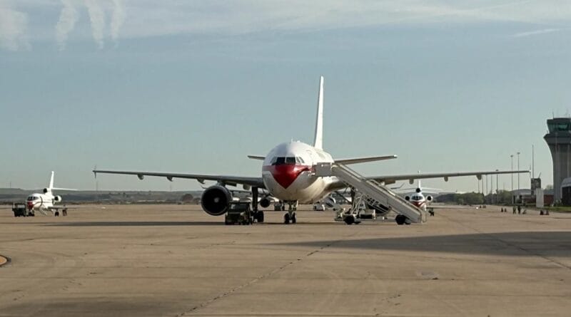 Moncloa mobilizes two Falcons and an Airbus to bring Robles and Albares to Spain and take Sánchez from Ankara to London
